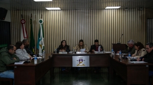 Câmara Municipal aprova projetos, requerimentos e presta homenagens durante a 12ª Sessão Ordinária